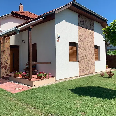 Laszlo Nyaralohaz Apartmán *