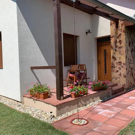 Laszlo Nyaralohaz Apartment