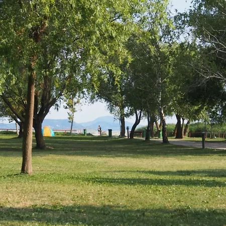 Laszlo Nyaralohaz * Balatonfenyves