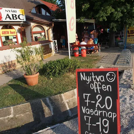 Laszlo Nyaralohaz *