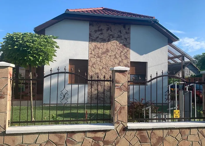 Apartman Laszlo Nyaralohaz *