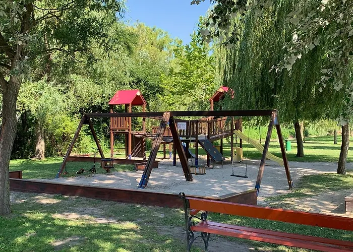 Laszlo Nyaralohaz Apartman *