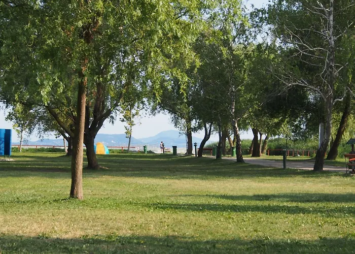 Laszlo Nyaralohaz * Balatonfenyves